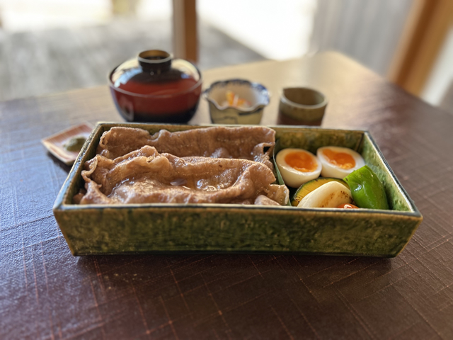 和牛すき焼き重～黒毛和牛のすき焼き重～